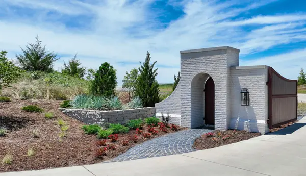 12647 E Canongate Cir, Wichita, KS 67226