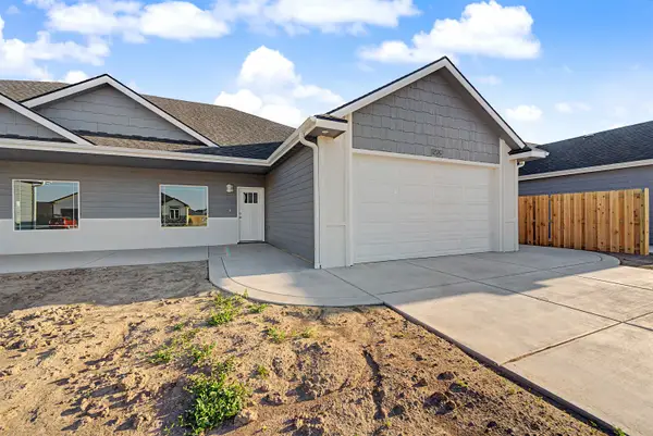 1200 Vista Sur Dr, Salina, KS 67401