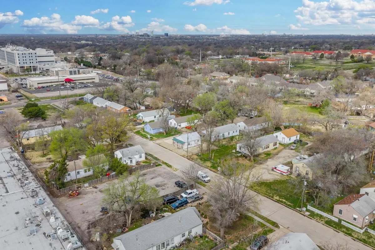 4116-4118 E Wilma St, Wichita, KS 67218 - #1