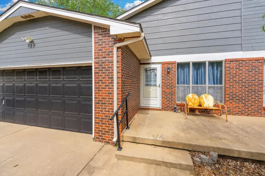 1806 S Longford Ct, Wichita, KS 67207 - #2