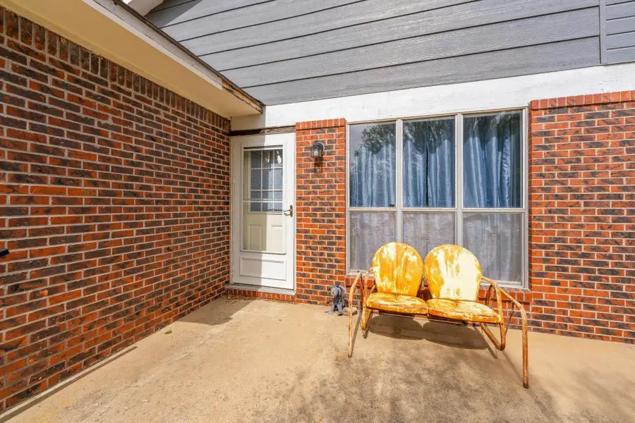 1806 S Longford Ct, Wichita, KS 67207 - #3