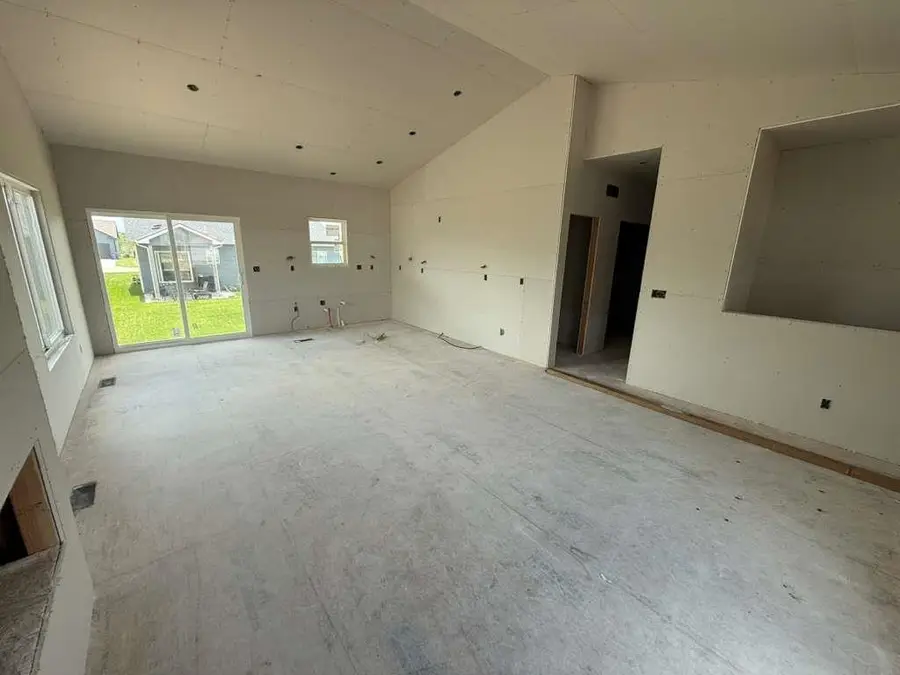 5067 N Toben Ct., Bel Aire, KS 67226 - #3