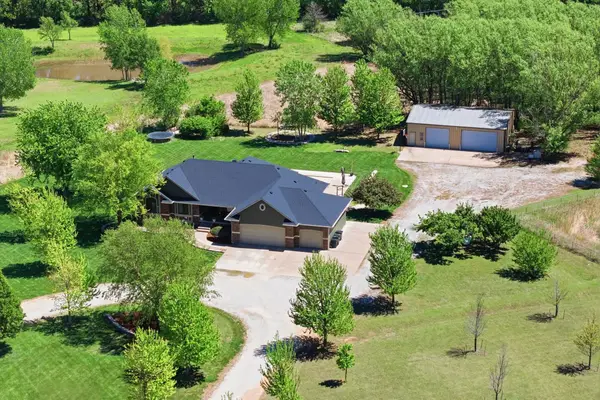 6402 Busy Bee Ct, Andale, KS 67001