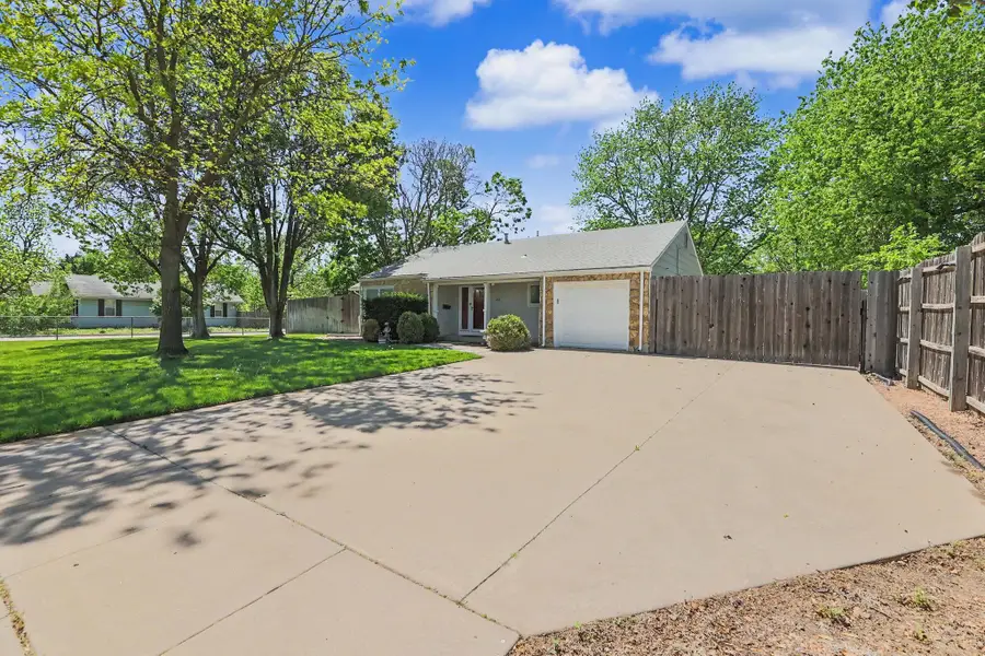 605 N Custer St, Wichita, KS 67203 - #2