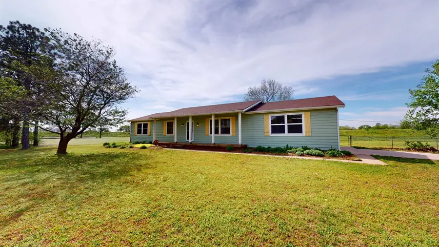 515 W 38th St, Wichita, KS 67204 - #2