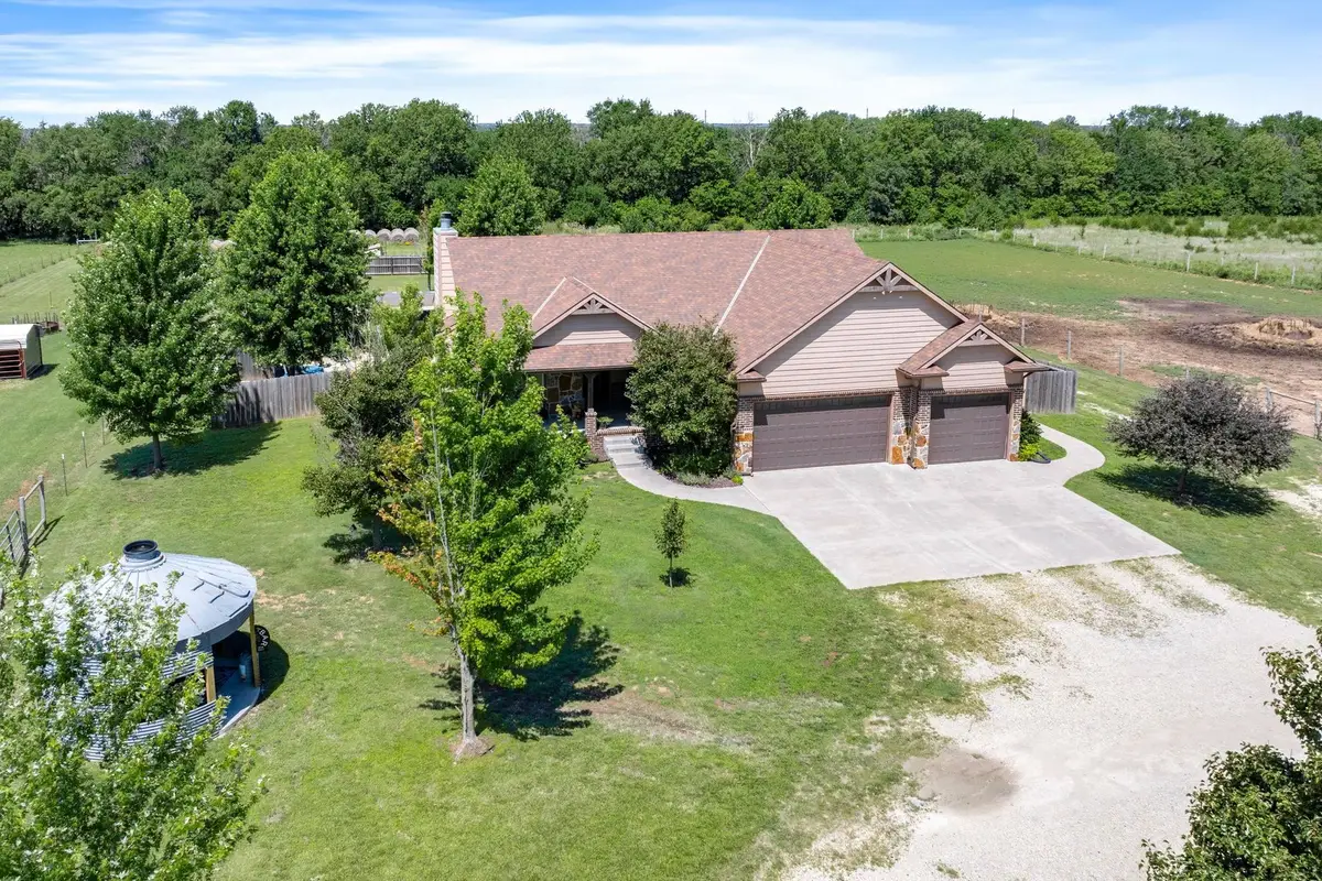 21249 SW Meadowlark Rd, Douglass, KS 67039 - #1