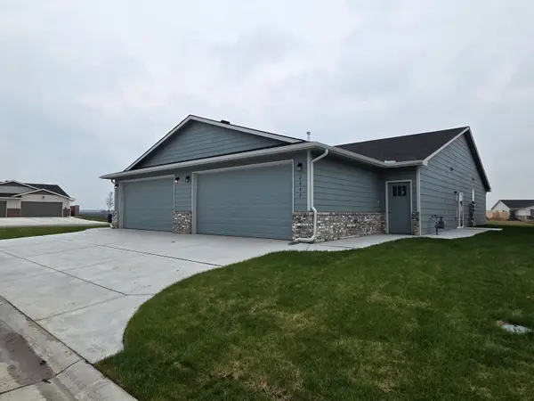 2451 S Wheatland Ct, Wichita, KS 67235