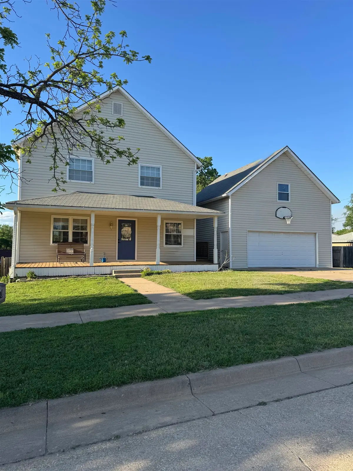 1710 Fowler, Winfield, KS 67156 - #1