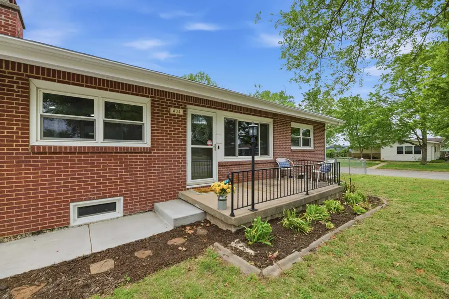 434 S Western Ave, Haysville, KS 67060 - #3