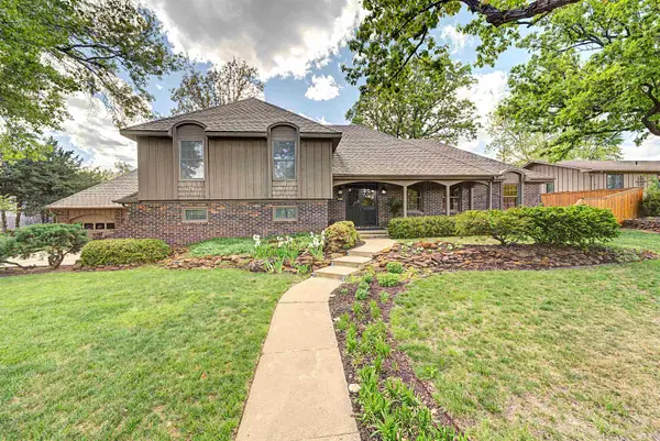 430 Beechwood Rd, Salina, KS 67401