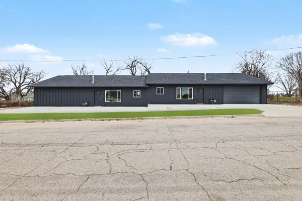 1904 N Lorraine Ave, Wichita, KS 67214