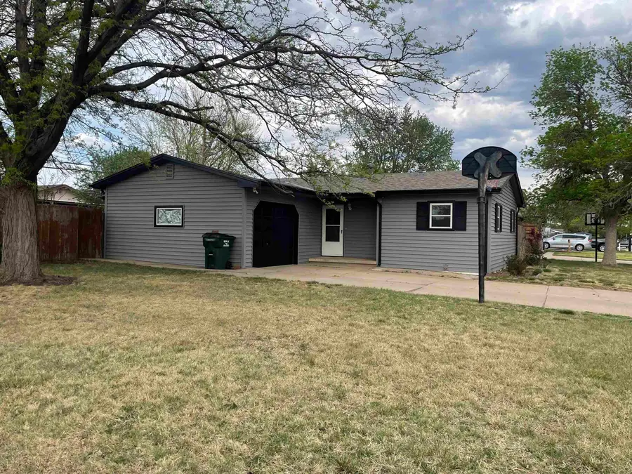 1700 Cherry Ln, Great Bend, KS 67530 - #2