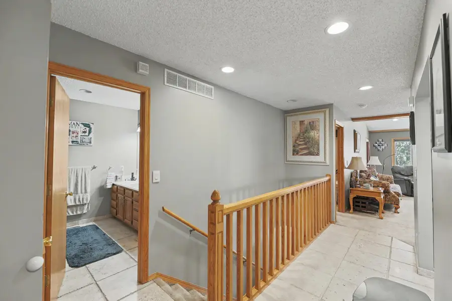 1181 N Lakewind St, Wichita, KS 67212 - #2