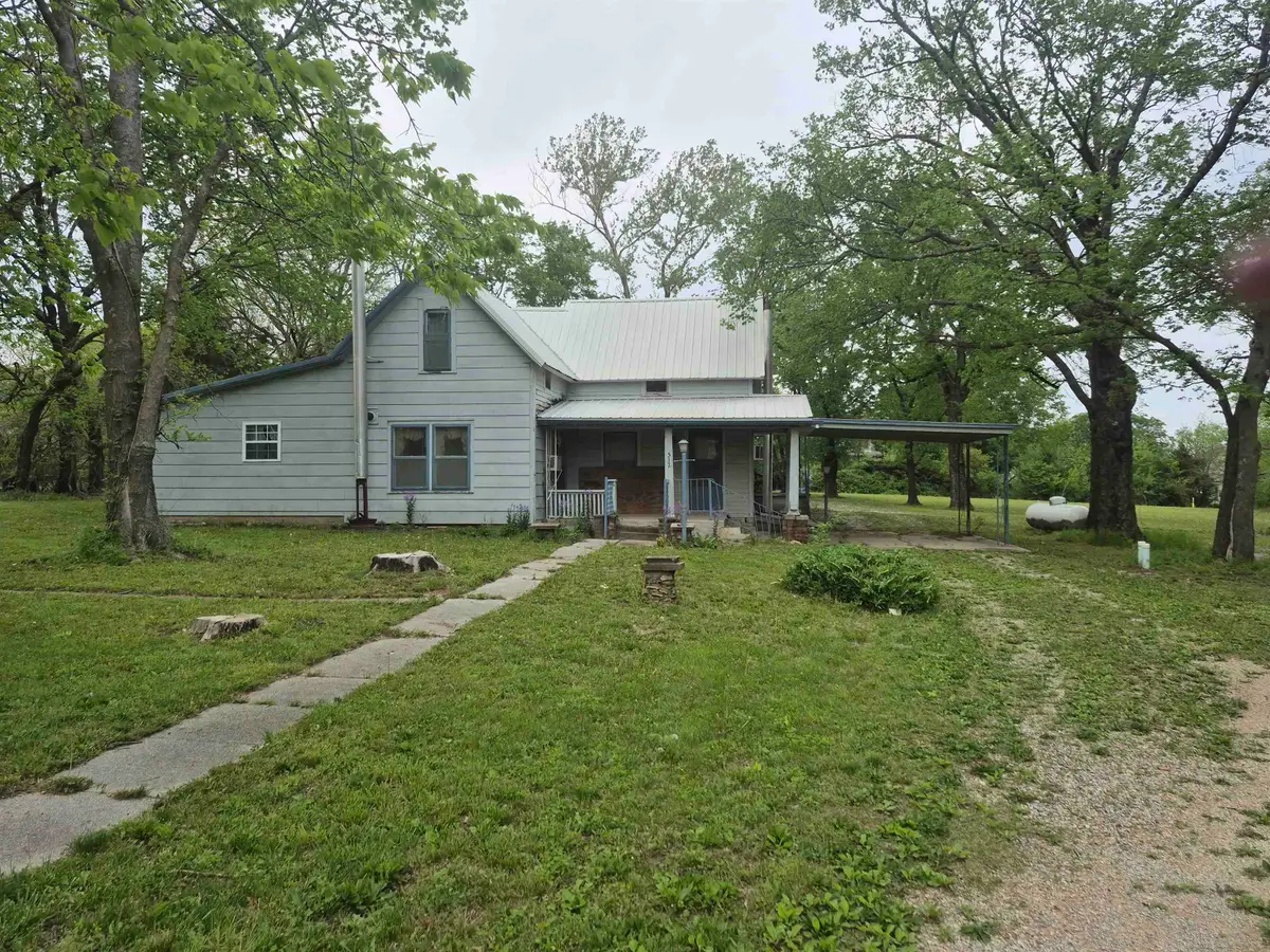 512 N Greenwood Ave, Severy, KS 67137 - #1