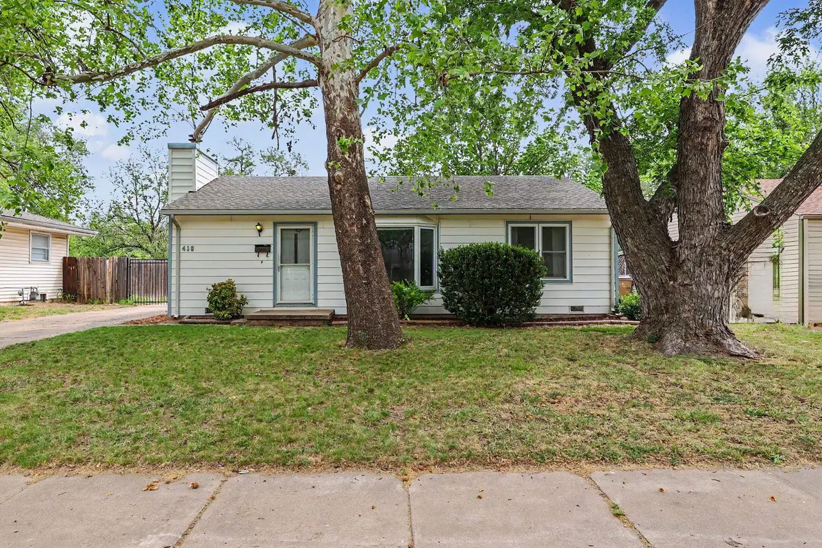 418 S Mount Carmel Ave, Wichita, KS 67213 - #1