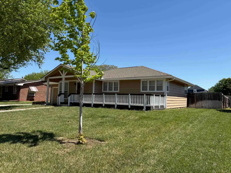114 N Thomas, Mount Hope, KS 67108 - #3