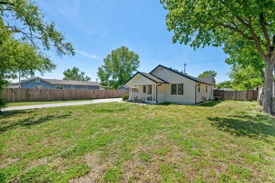 327 N Elder St, Wichita, KS 67212 - #2