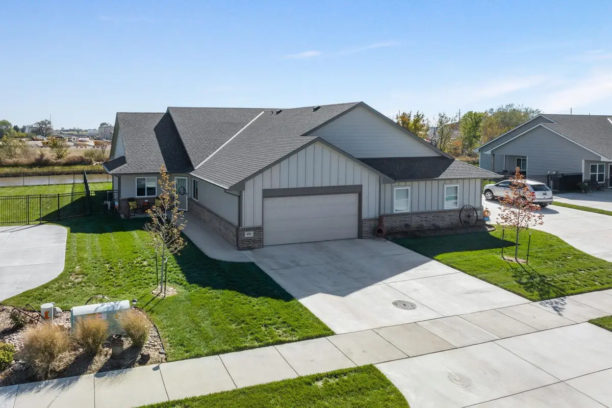 896 N Cloverleaf, Goddard, KS 67052 - #1
