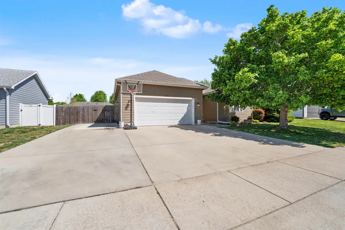 639 Rittgers Ln, Salina, KS 67401 - #1