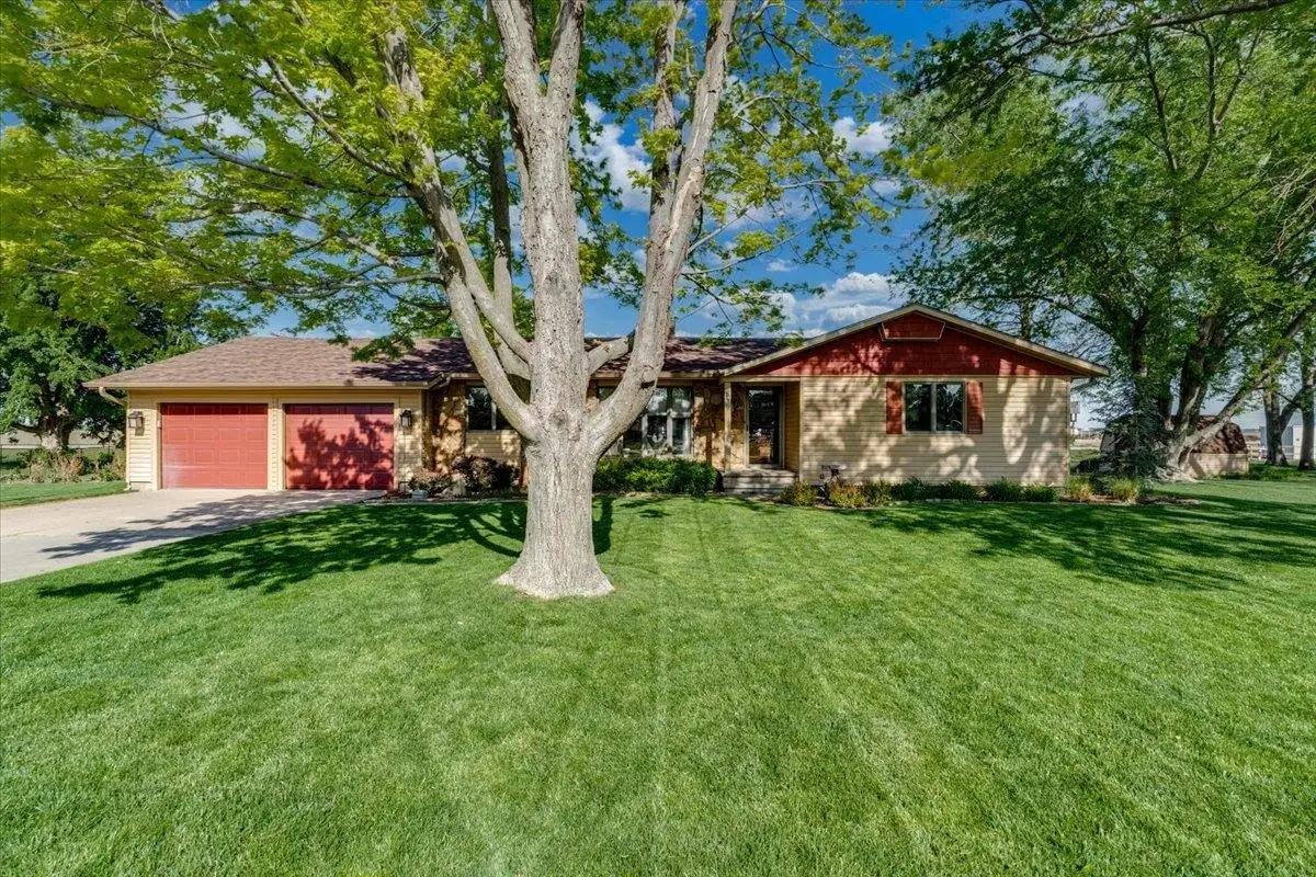 10 N Stadium, Haven, KS 67543 - #1