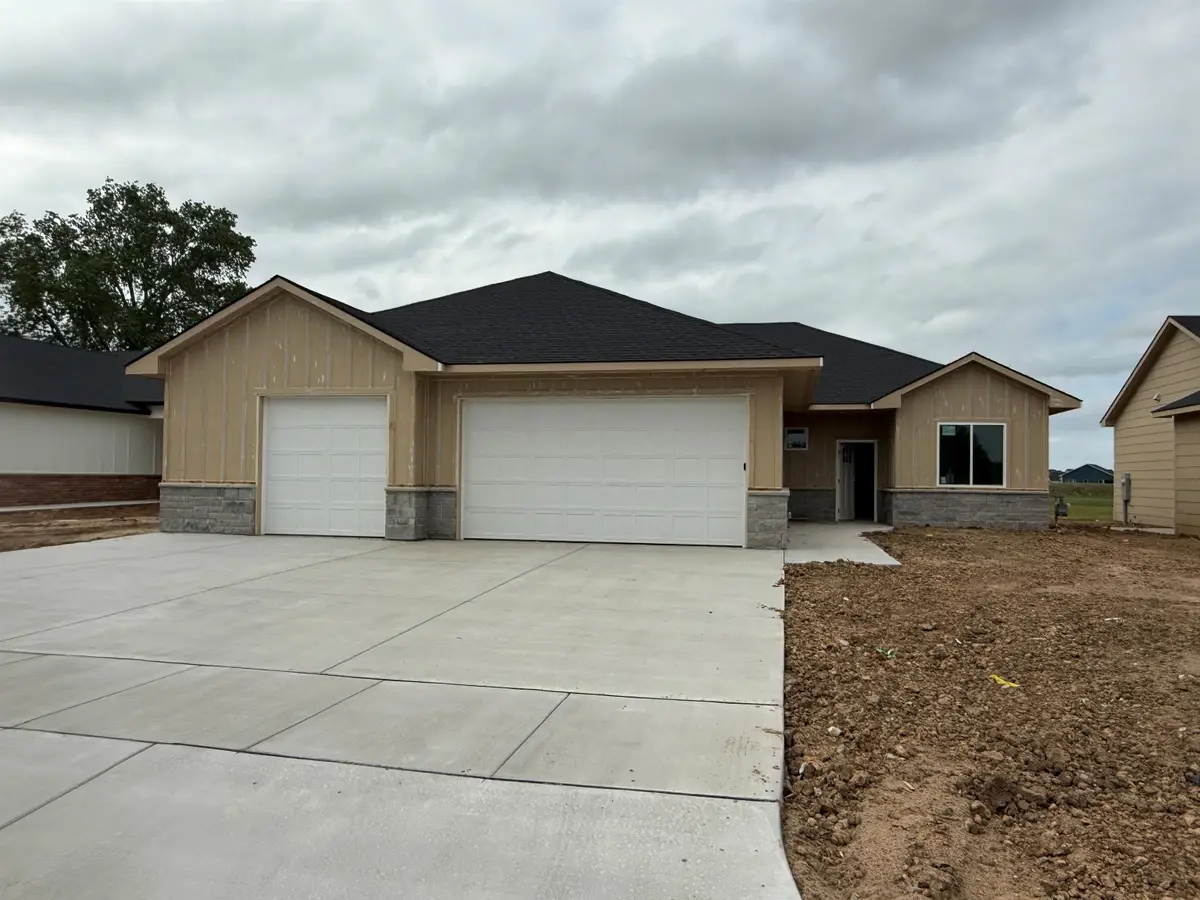 27 Kingdom Ct, Goddard, KS 67052 - #1