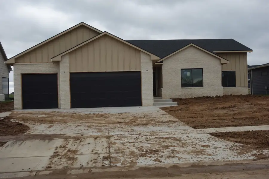 1506 N Emerald Valley Dr, Mulvane, KS 67110 - #2