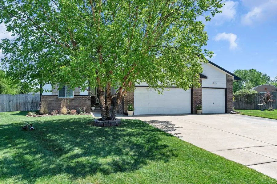 1910 N Nickelton Ct, Wichita, KS 67235 - #2