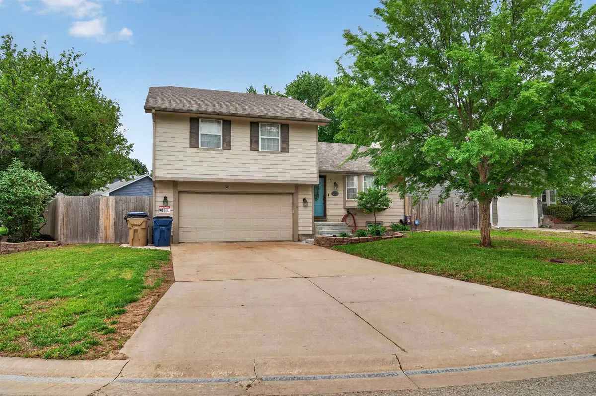 265 W Village Lake Dr, Derby, KS 67037 - #1