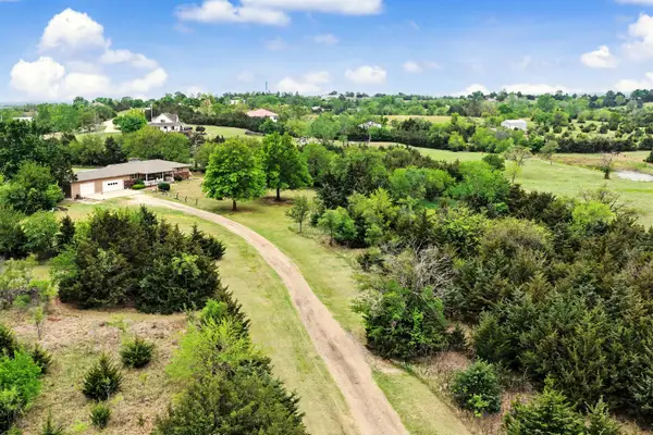 4557 W Schilling Rd, Salina, KS 67401