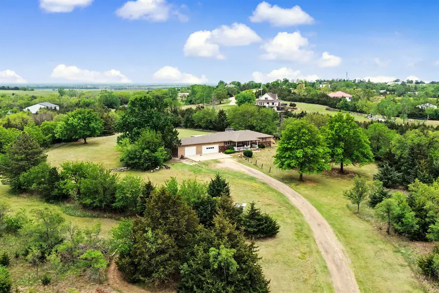 4557 W Schilling Rd, Salina, KS 67401 - #2