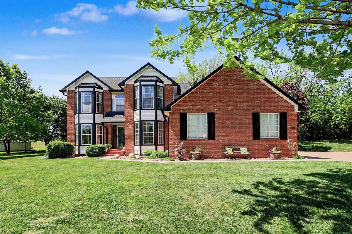 401 N Trail, Mulvane, KS 67110 - #1