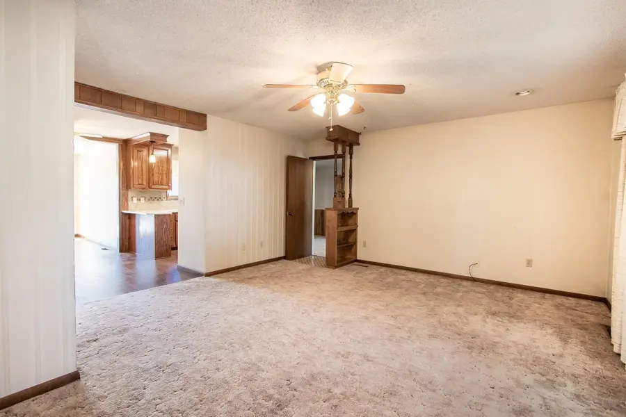 611 Chestnut, Peabody, KS 66866 - #2