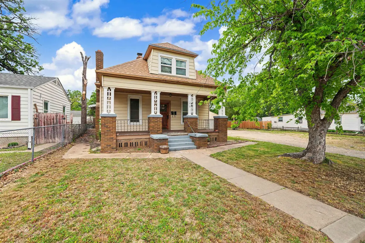 1017 E Iron Ave, Salina, KS 67401 - #1