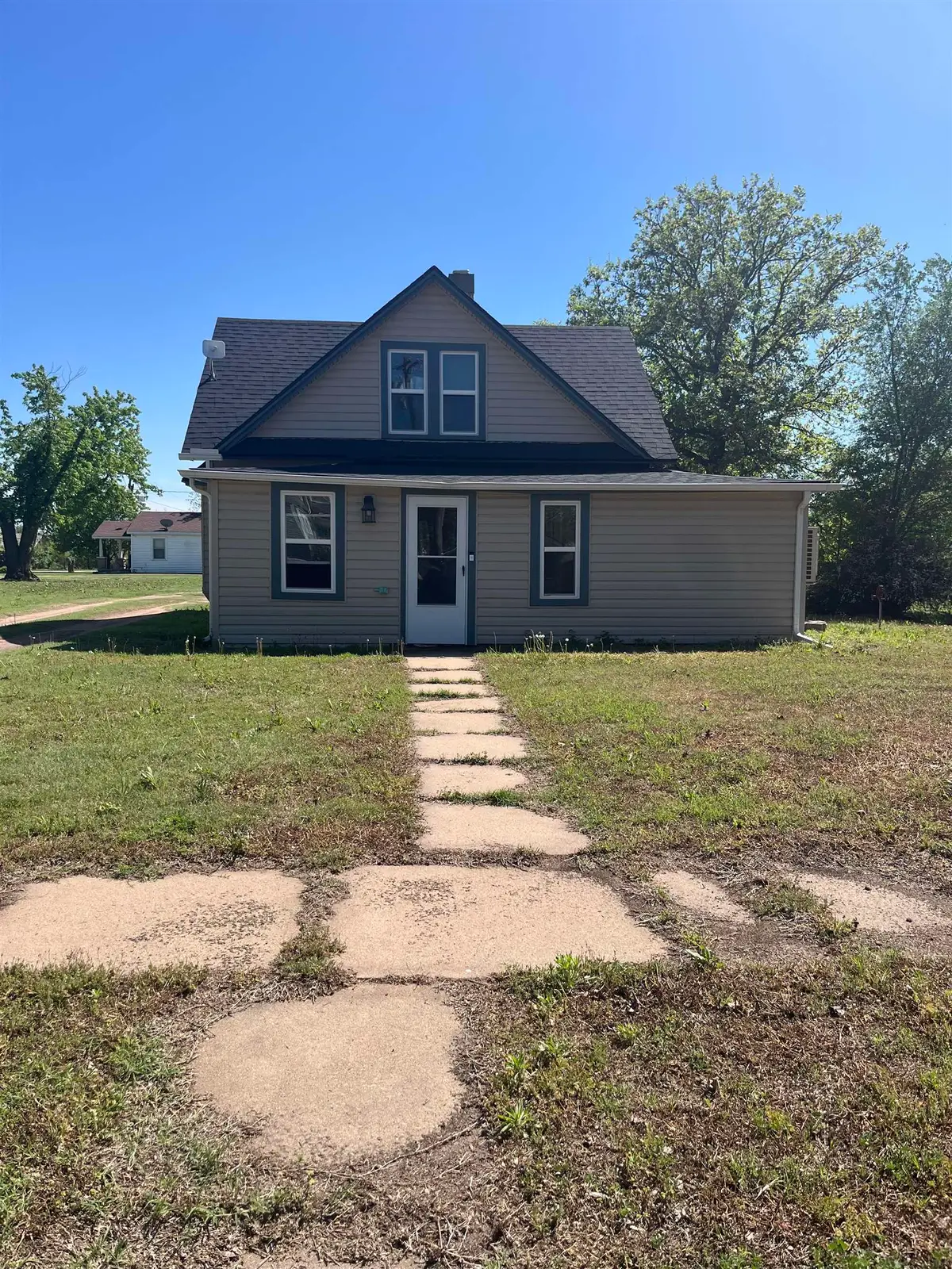 109 E 1st Ave., Turon, KS 67583 - #1