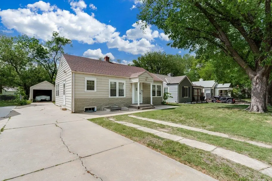 611 S Pershing, Wichita, KS 67218 - #2