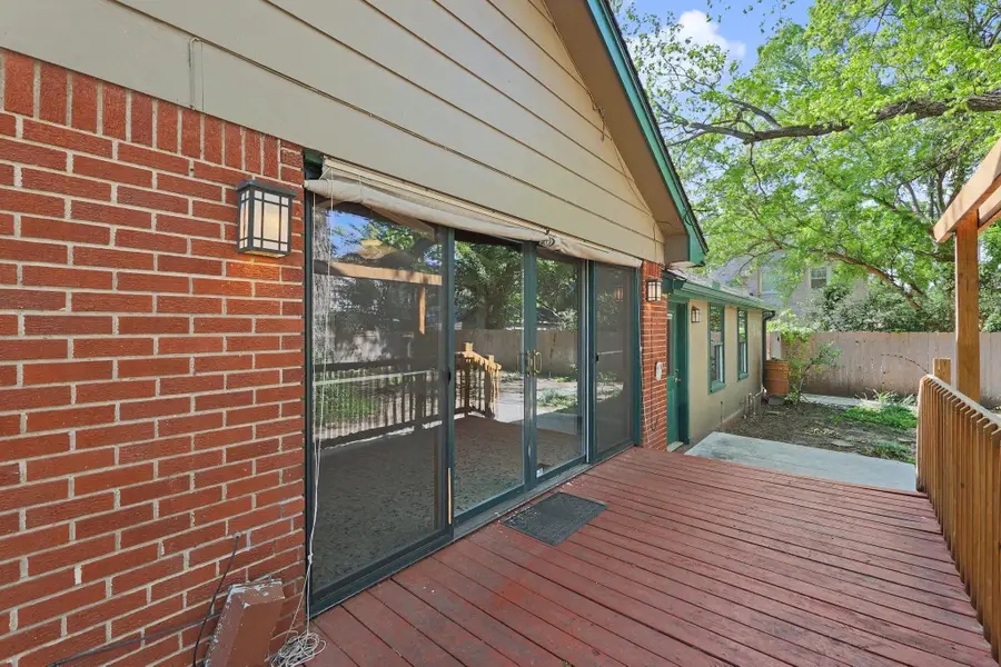 319 N Belmont Ave, Wichita, KS 67208 - #2