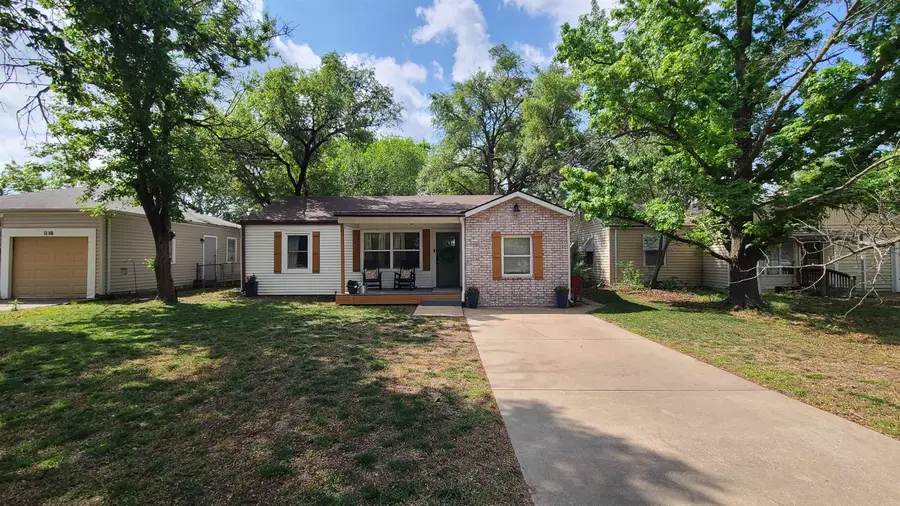 1106 E 7th, Wellington, KS 67152 - #2