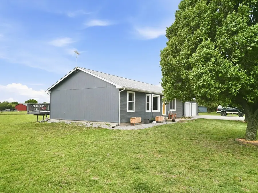 11911 W 117th St N, Valley Center, KS 67147 - #2