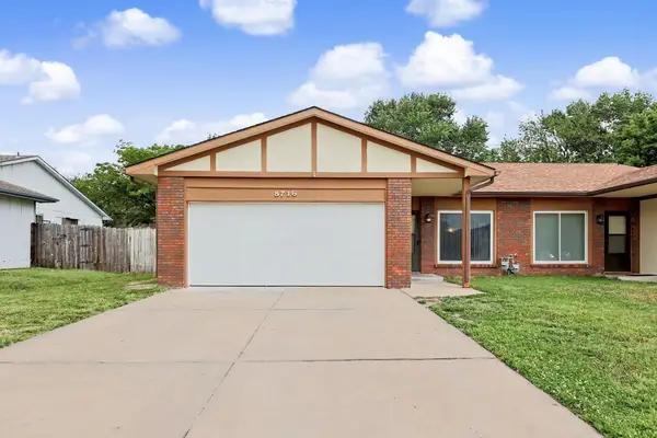 8716 E Grand St, Wichita, KS 67207
