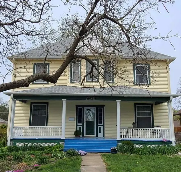 709 N 1st St., Lindsborg, KS 67456