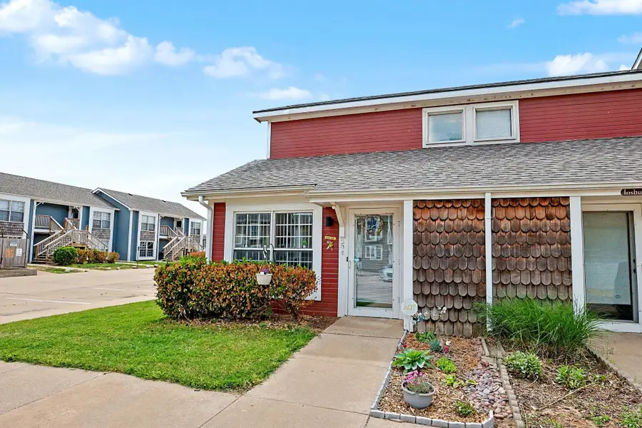 6725 W Shade #204, Wichita, KS 67212 - #2