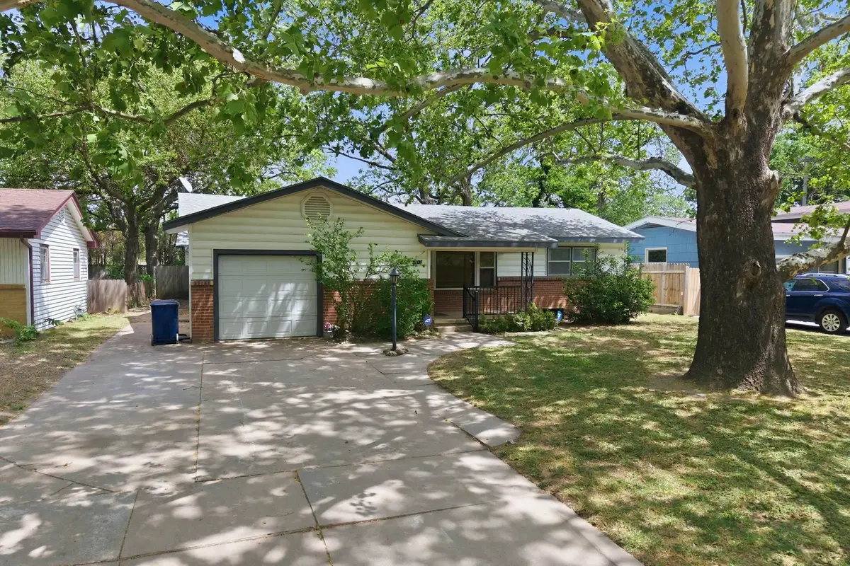 2562 S Minnesota Ave, Wichita, KS 67216 - #1