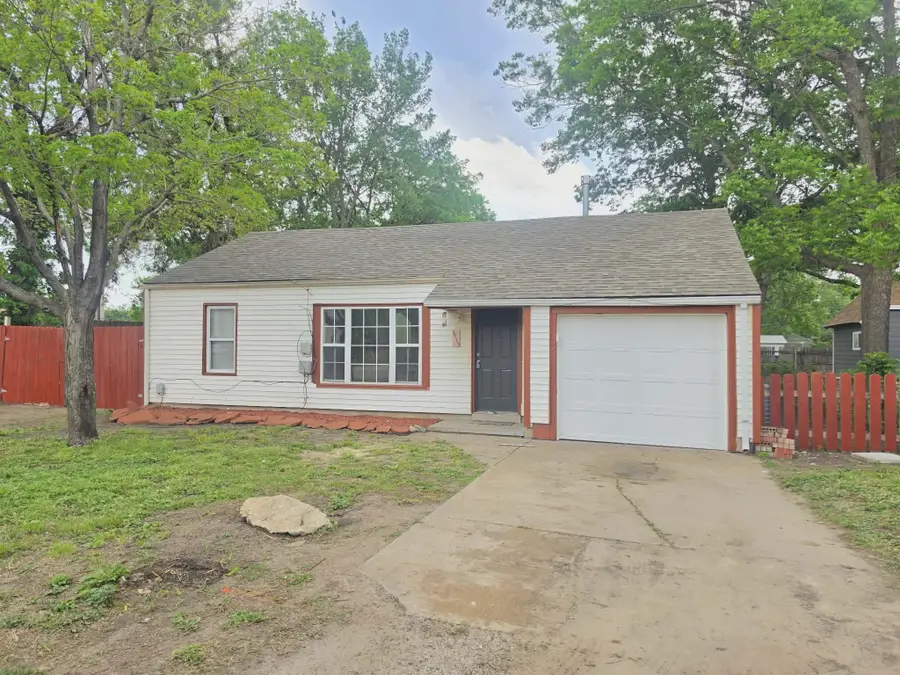813 W 33rd St N, Wichita, KS 67204 - #2
