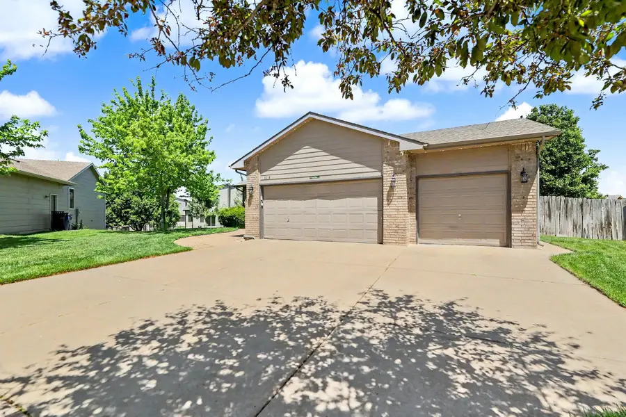 3518 N Valerie Cir, Wichita, KS 67205 - #3