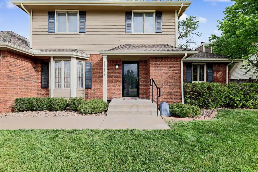 4628 N Farmstead Ct, Bel Aire, KS 67220 - #2