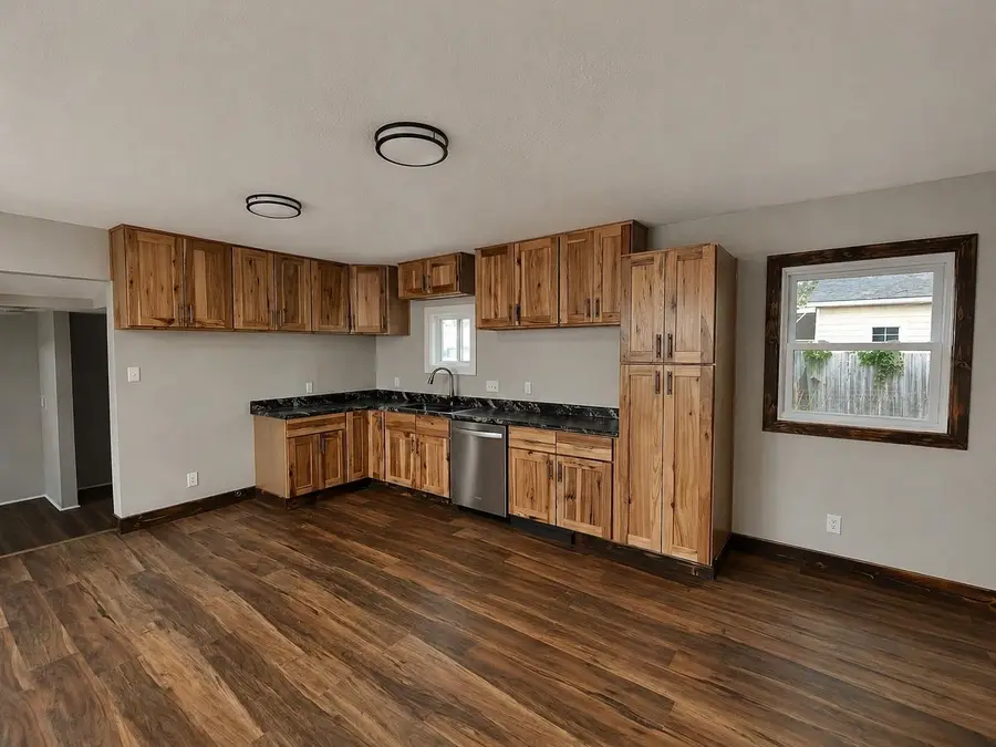 904 E 5th Ave., Winfield, KS 67156 - #2