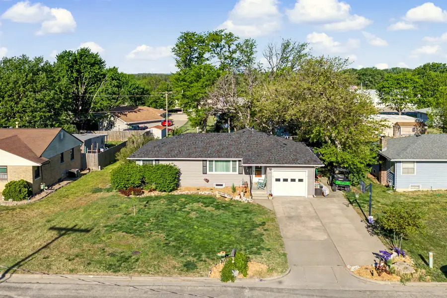 521 N Walnut St, Solomon, KS 67480 - #2