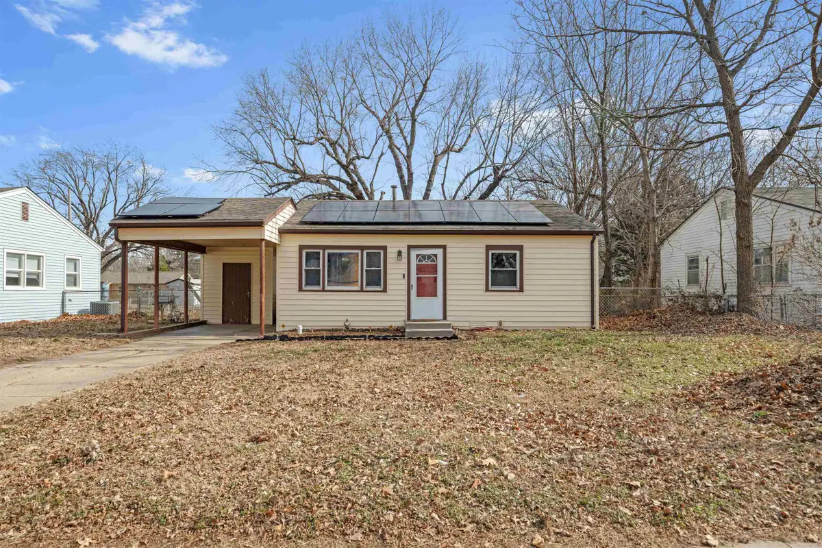 144 S Wire, Haysville, KS 67060 - #1
