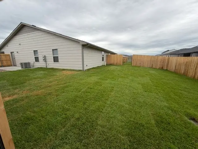 2885 S Cedar Crest Ct, Wichita, KS 67215 - #2