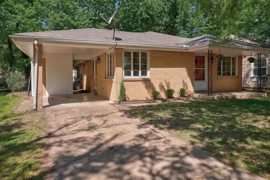 1413 Hackney St, Winfield, KS 67156 - #2